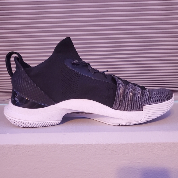 Under Armour curry 5 - Picture 2 of 7